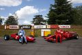 Motoristická legenda John Surtees a jezdec stáje Scuderia Ferrari Kimi Räikkönen oslavují s Shell