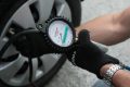 Workshopy „Prémiová bezpečnost Bridgestone“ ukazují jasné přednosti prémiových pneumatik v oblasti bezpečnosti
