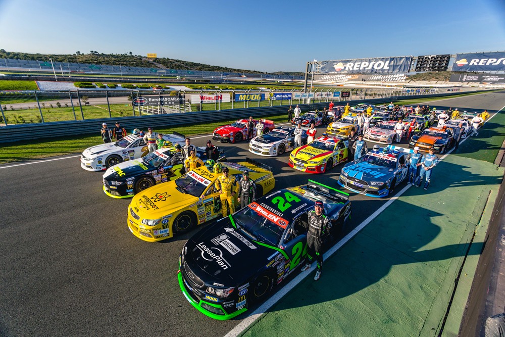 MOOG bude dodávat díly pro závodní vozy v evropském seriálu NASCAR 