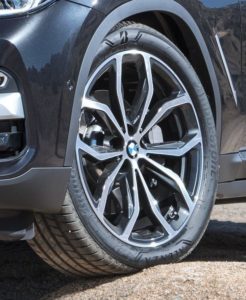 Dvě produktové řady prémiových pneumatik Bridgestone byly vybrány pro prvovýbavu BMW X3