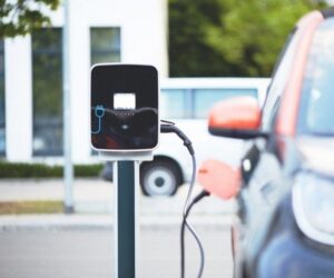 Kdo by se měl z automobilové branže bát elektromobility?