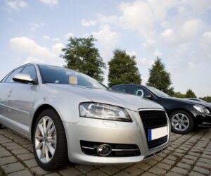 Češi mají tendenci při nákupu ojetých vozidel riskovat, protože si vybírají levnější vozy