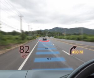 Z kokpitu do automobilu: Technologie průhledových displejů