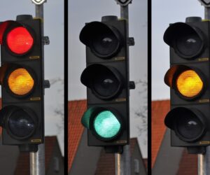 Čtvrté světlo na semaforu. Jak a proč bude fungovat?