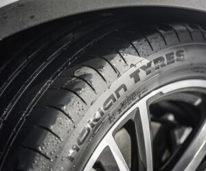 Společnost Nokian Tyres podepsala smlouvu o vývoji s cílem přidávat do pneumatik obnovitelný materiál vyrobený ze zbytků březové kůry