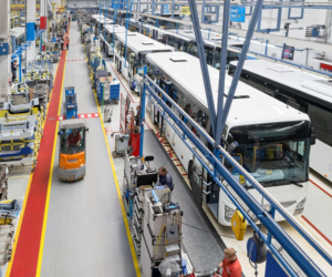 AutoSAP: Tuzemská výroba vozidel překonala půlmiliontou hranici o měsíc dříve, rostla i produkce autobusů